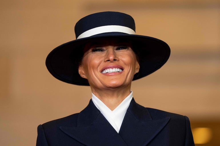 Melania: lady hat