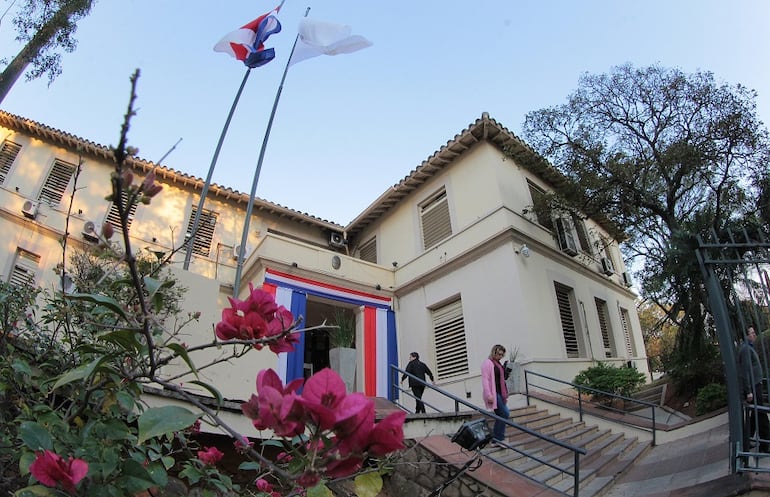 Fachada del Ministerio de Salud.