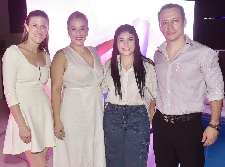 Felicita Lamprecht, Diana Moreno, Carolina Fernández y Mario Giménez.