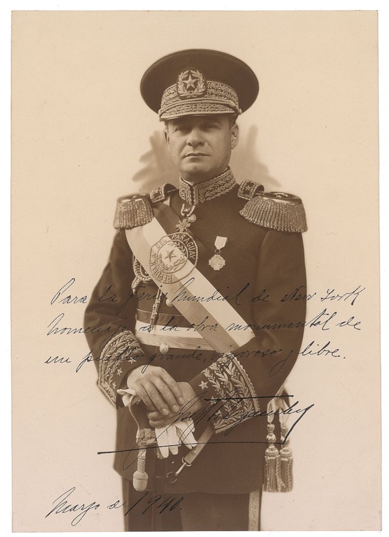 El mariscal José Félix Estigarribia en uniforme militar, marzo de 1940.