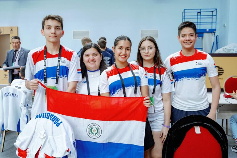 La delegación de jóvenes ajedrecistas en Aktau.