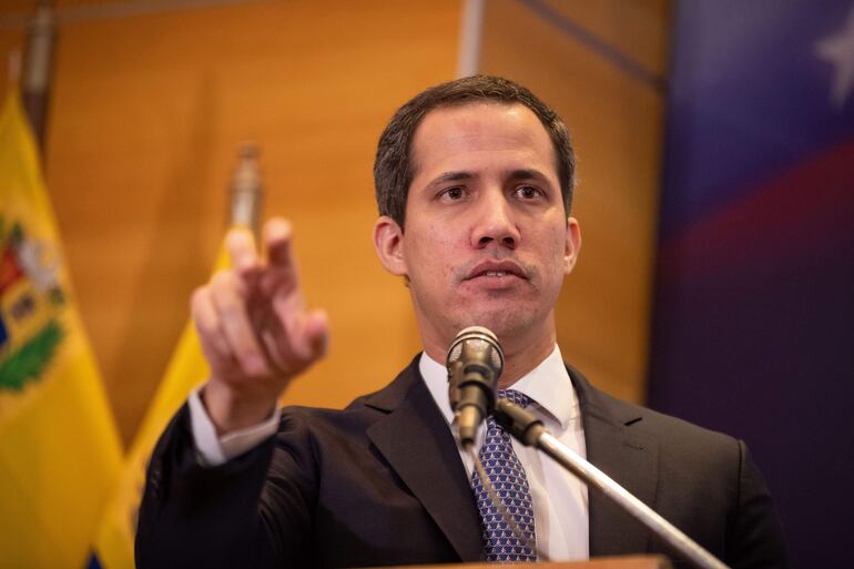 Fotografía de archivo del 16 de septiembre de 2022 que muestra al opositor venezolano, Juan Guaidó, hablando durante una rueda de prensa en Caracas (Venezuela).