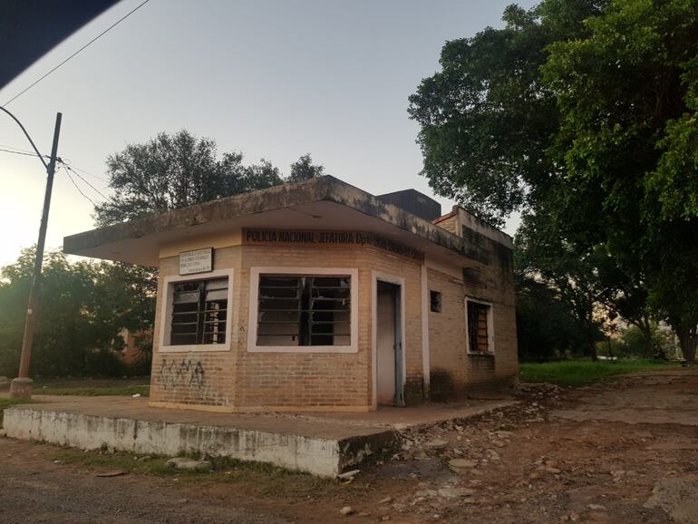 Caseta policial con importante infraestructura edilicia será demolida en Fernando dela Mora.