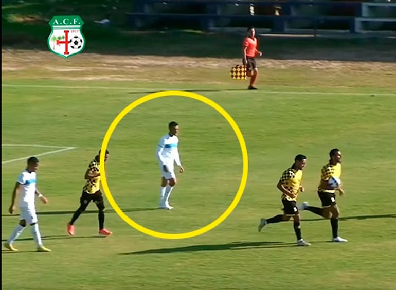 Imágenes de Sebastián Marset jugando al fútbol para un equipo de Santa Cruz, del cual era propietario.