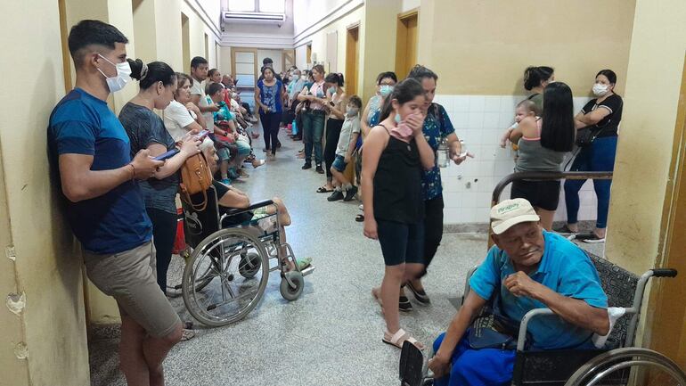 Preocupa aumento de casos de dengue en el hospital de Ñemby, en especial en niños.