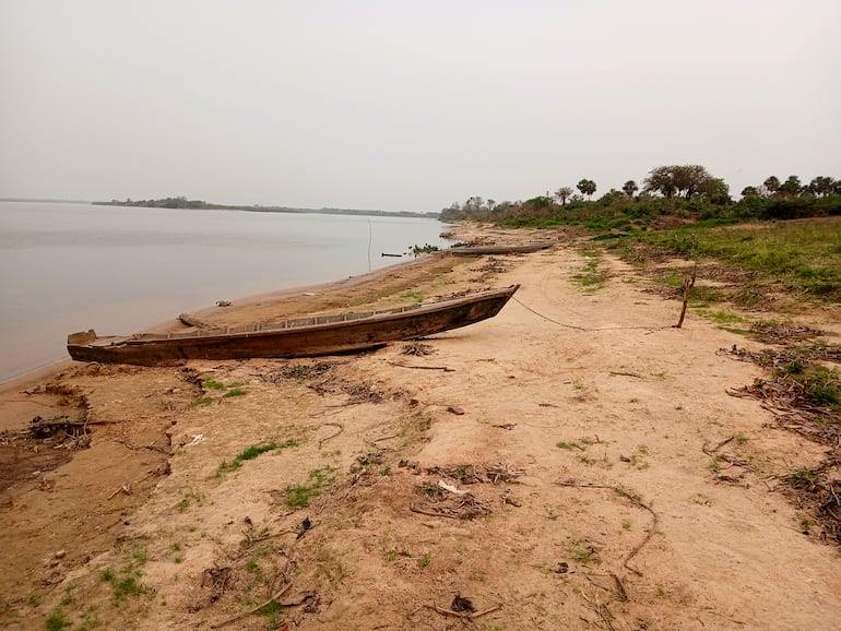 La bajante del río hace que se pueda tener extensas playas de arena.