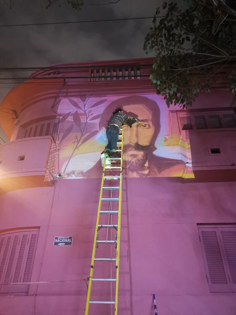 Mural sobre Barrett, que se encuentra en proceso de la mano de los artistas Juan Cáceres y Antonella Rojas. El mismo estará en Blas Garay 106 esq. Independencia Nacional.