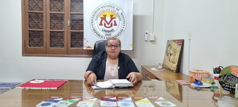 Eleuteria Martínez de Ferreira, vicerrectora académica de la UNAMIS, anunció la habilitación de más carreras en varios distritos de Misiones.