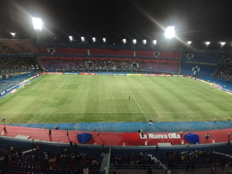 Así lucía el césped de La Nueva Olla en el partido entre Sportivo Trinidense vs. Boca Juniors por la Copa Sudamericana 2024.