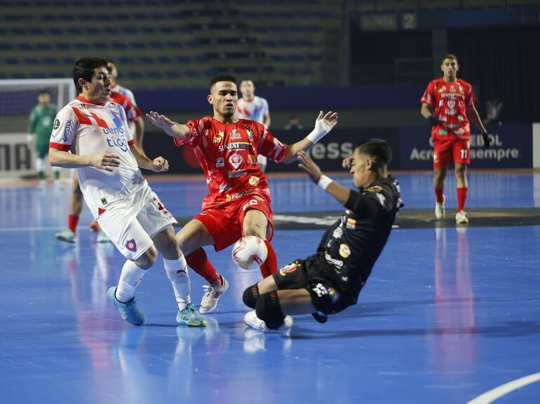 Cerro Porteño perdió 3-2 ante Centauros de Venezuela por la Copa Libertadores 2024 de Futsal FIFA en el Arena Tortuguitas, en la ciudad de Tortuguitas, Argentina.