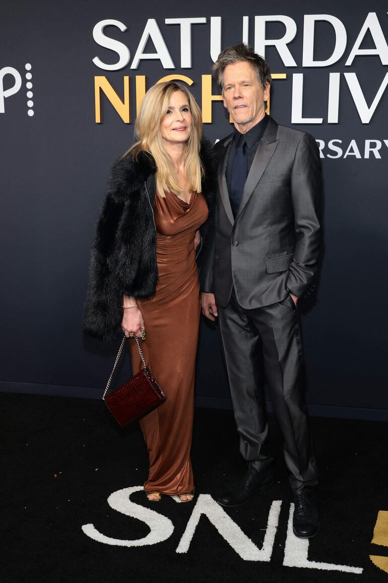 ¡Linda parejita! Kyra Sedgwick y Kevin Bacon llegando juntitos al evento SNL50: The Anniversary Special en Nueva York. (Dimitrios Kambouris/Getty Images/AFP)

