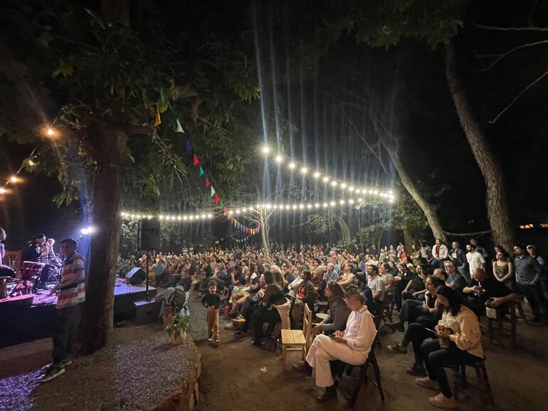 Una postal de la comunidad en Areguá, donde aconteció el segundo concierto de la gira.