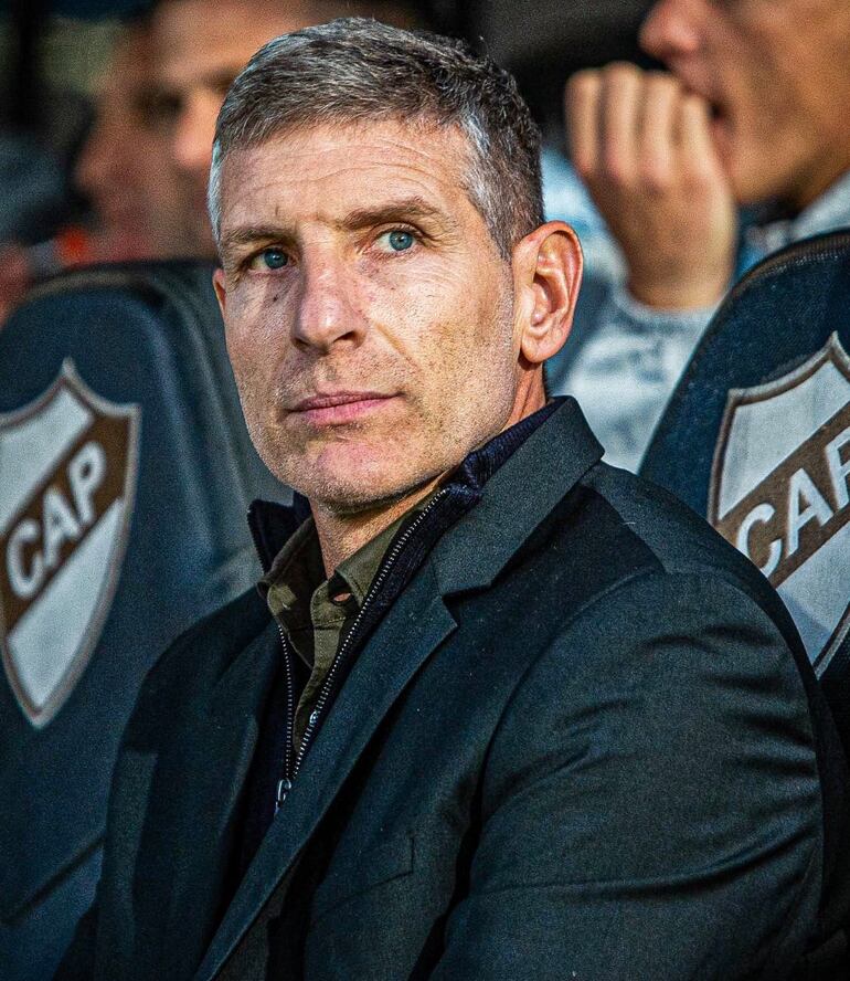 Martín Palermo, nuevo DT de Olimpia.