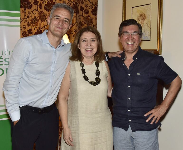 Yan Speranza, Maia Rubiani y Raúl Gauto.