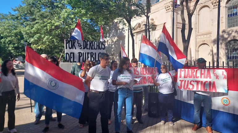 La plataforma denominada Marcha por la justicia y contra todas las injusticias invita a la gente a sumarse a una gran convocatoria el miércoles, en la Plaza de la Democracia.