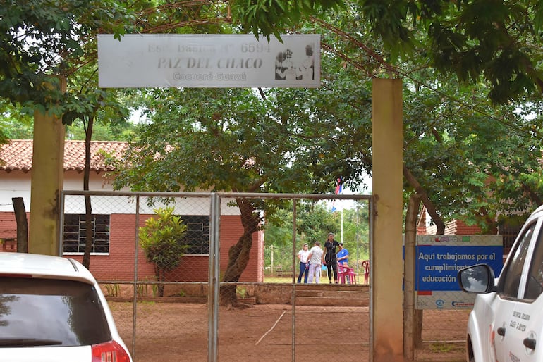 Fachada de la Escuela Paz del Chaco de Félix Pérez Cardozo, Guairá.