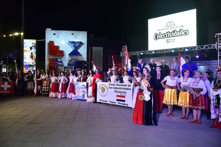 Danzas de Ucrania, Polonia, Suiza, Alemania, Italia, Japón y Bélgica; igualmente, de Argentina, Brasil y Paraguay, ayer en el Paseo 40 años, en la Noche de las Colectividades, en la Expo 2023.