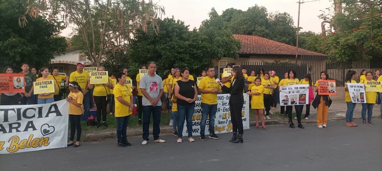 Manifestación de familiares y allegados de Thirza Portillo quienes exigen justicia para la niña que murió por la anestesia que le aplicaron en un consultorio odontológico.