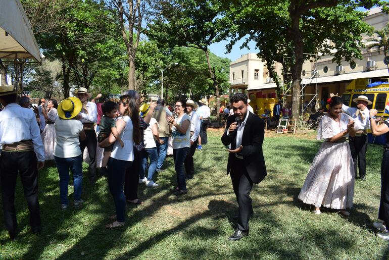 El público vibró en a galopa que se llevó a cabo en el predio del santuario en honor a la Virgen del Rosario. 