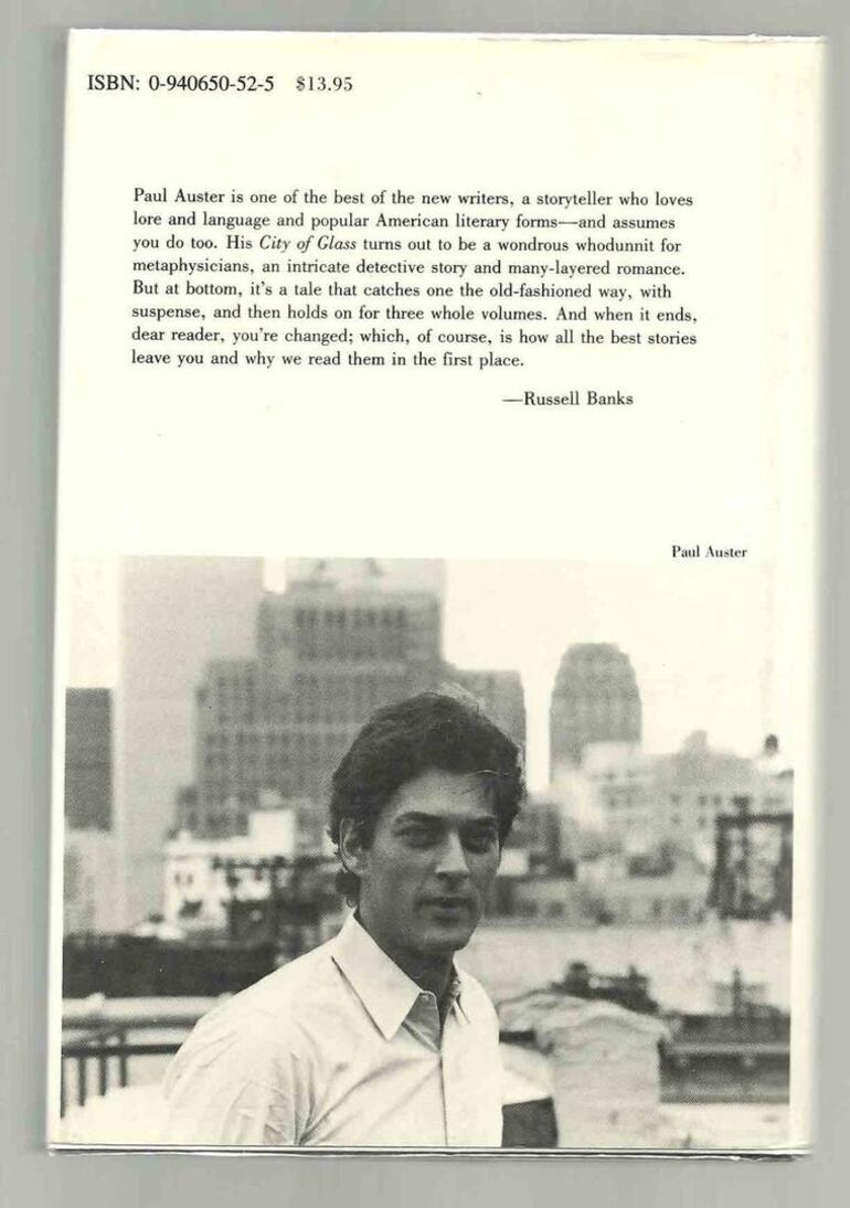 Paul Auster en la contratapa de la primera edición de su novela City of Glass (1985)