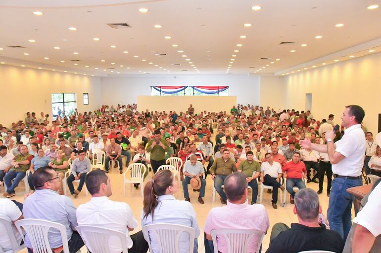 Conversatorio de productores del departamento de Caaguazú y representantes del Ministerio de Agricultura y Ganadería (MAG).