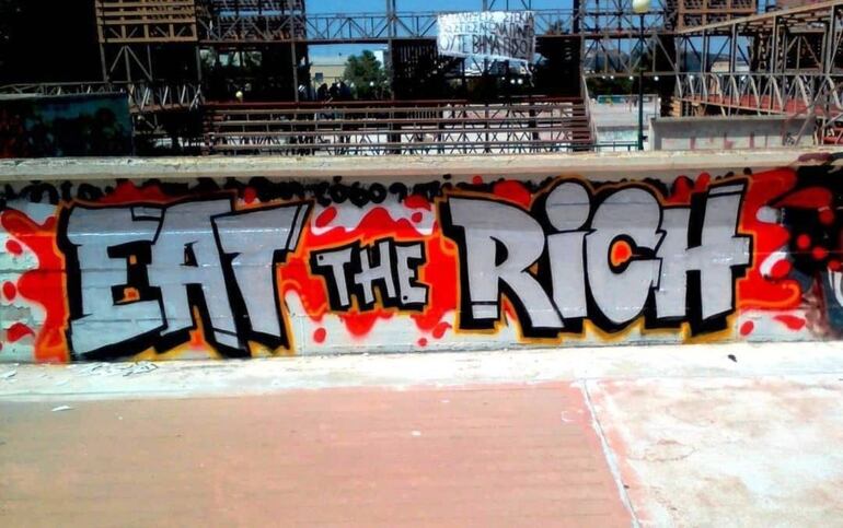 "Eat the rich", grafiti en Atenas, Grecia.