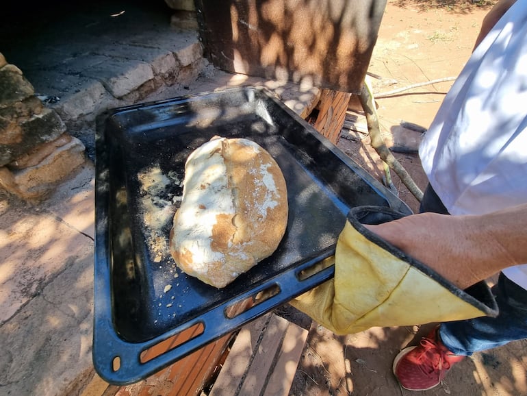 Hornearon un pan cuya receta -según aseguran- se remonta a unos 2.500 años.