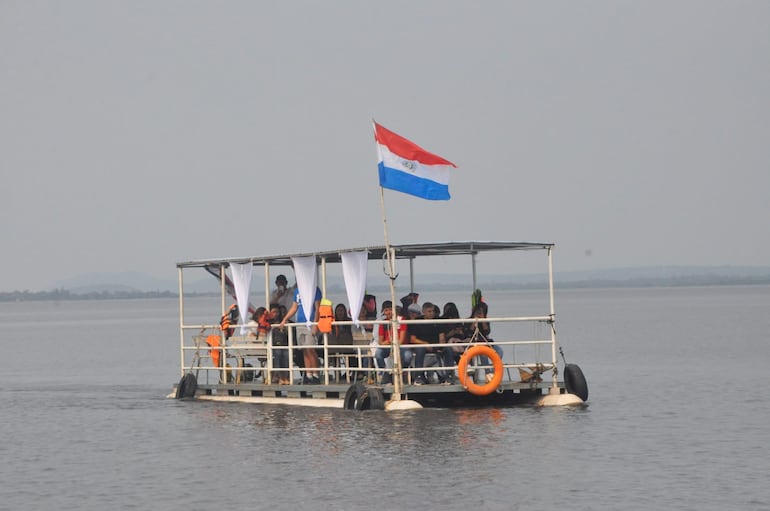 Se realizó la procesión náutica de la Virgen en el lago.