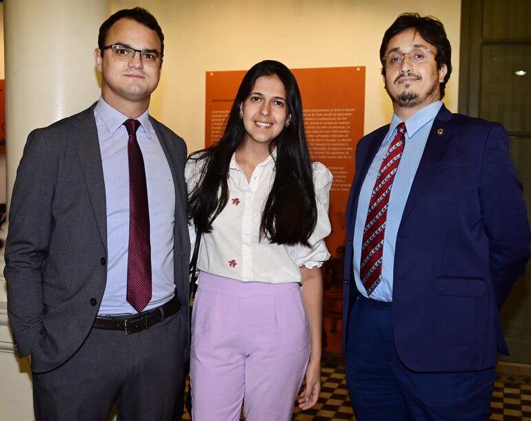 Andre Freire, Lara Caldas y Bruno Rolim.