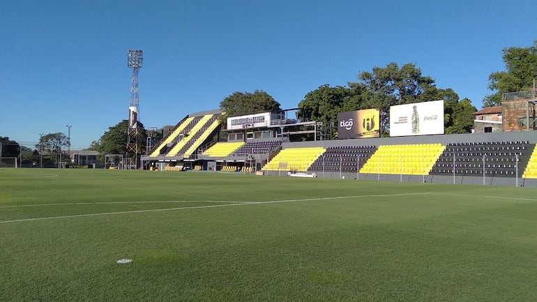 Parte del estadio de Guaraní, con la vista del Tobogán o la escalera al cielo.