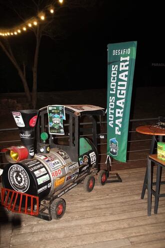 Los pilotos  ya están preparando su ¨Autos Locos¨ para la competencia de este domingo en Paraguarí.