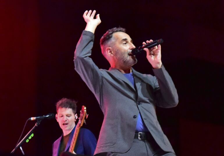 Jorge Drexler durante el concierto que ofreció en Asunción en el año 2022. El artista ha declarado en varias ocasiones su admiración por Mangoré.