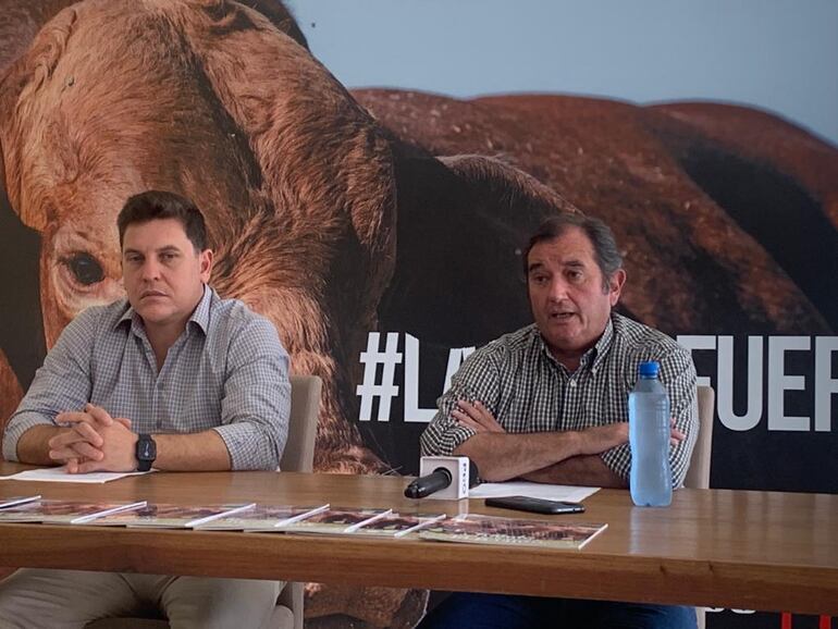 Guillermo Sisul, Miguel Reinau, en rueda de prensa, en el local de la Brangus.