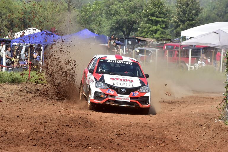 Primer lugar en la grilla de partida para la RC5 para la dupla Aldo Stahl y Adrián Barreto, con el Toyota Etios. En total 68 tripulaciones fueron parte de la clasificación.