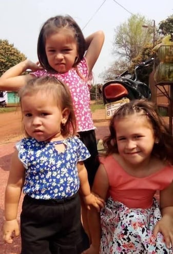 Emma Sofía de 1 año, Liz Araceli de 5 años y Fátima Mabel Ortíz Zorrilla de 7 años, quienes están desaparecidas desde el domingo 3 de noviembre. Son de la ciudad de Presidente Franco, Alto Paraná.