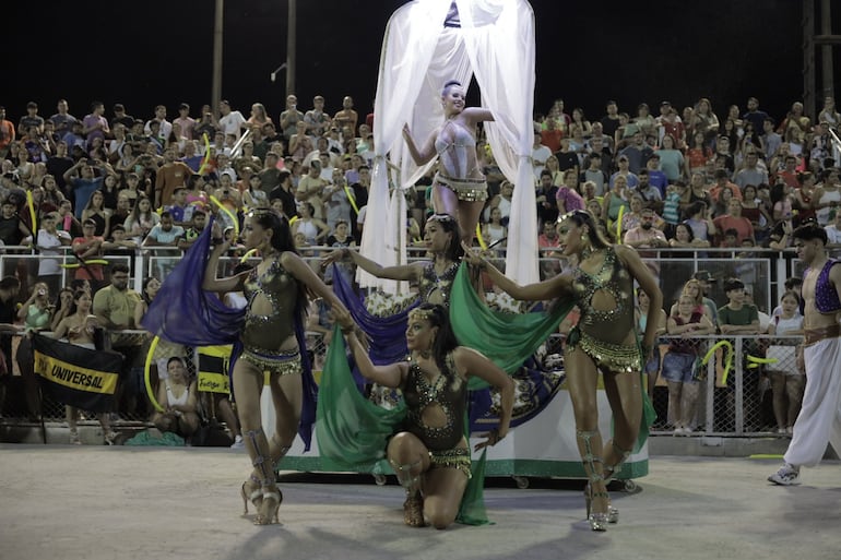 Bulliciosa antesala del Carnaval Encarnaceno 2025