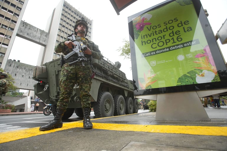 Colombia eleva nivel de seguridad en el centro de Cali (Colombia), en vísperas de la conferencia sobre el clima COP16.