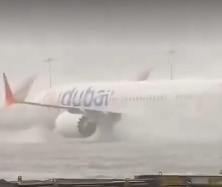 Aeropuerto de Dubái, inundado