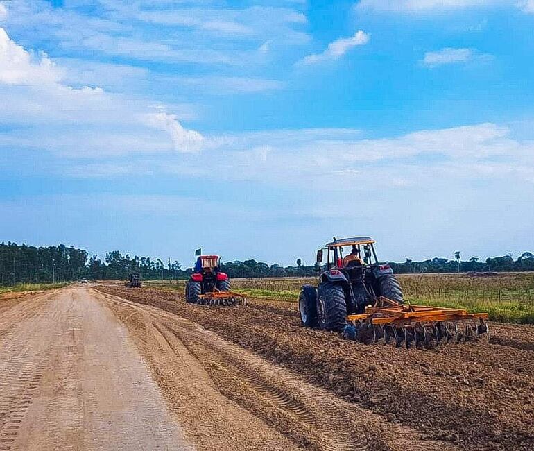 Con tareas de movimiento de suelo avanza el lote 1 del Corredor Agroindustrial de San Pedro.