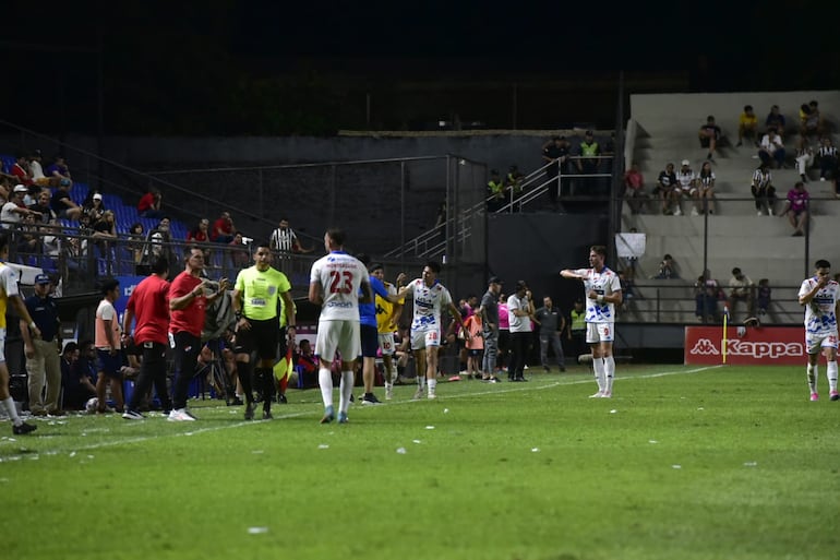 Nacional remontó ante Libertad y se ubica a un punto de Olimpia