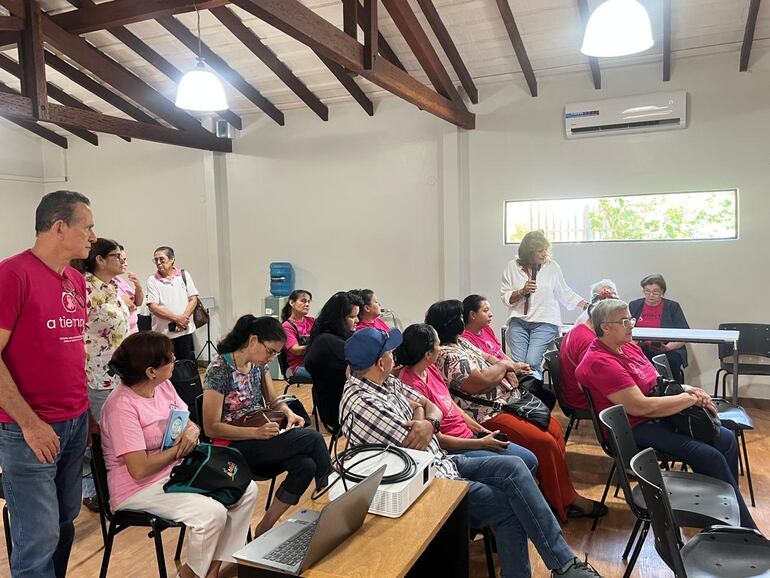 Representante de varias asociaciones y pacientes, se reunieron esta mañana en un encuentro por el Día Mundial de Lucha contra el Cáncer.