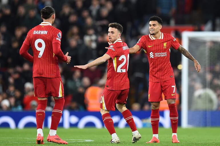 Liverpool celebró ante el Fulham