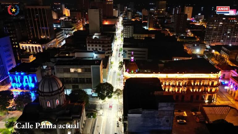 Imagen aérea de como se ve la iluminación LED de la Calle Palma, colocadas a finales del 2023, junto con el cableado subterráneo realizado.