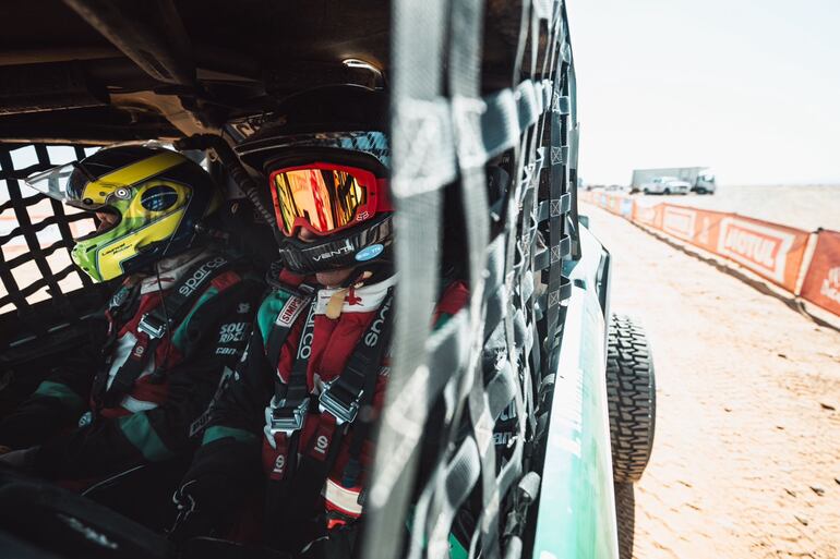 La dupla paraguayo-brasileña con la mira puesta en finalizar hoy la última parte de la especial.