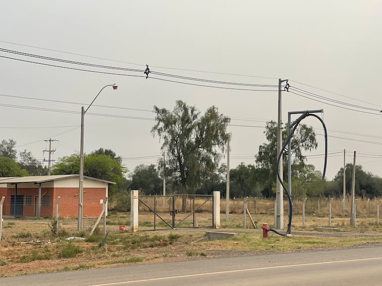 Actual aspecto del reservorio de agua del acueducto ubicado en el acceso a la ciudad de Filadelfia.