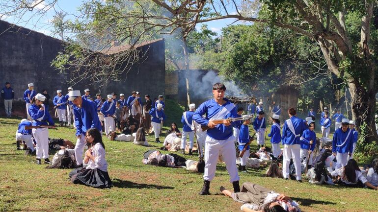 Imagen ilustrativa: todos los años se recuerda la batalla de Piribebuy en la ciudad del departamento de Cordillera; en este 2024 unos 400 jóvenes formaron parte de la recreación.