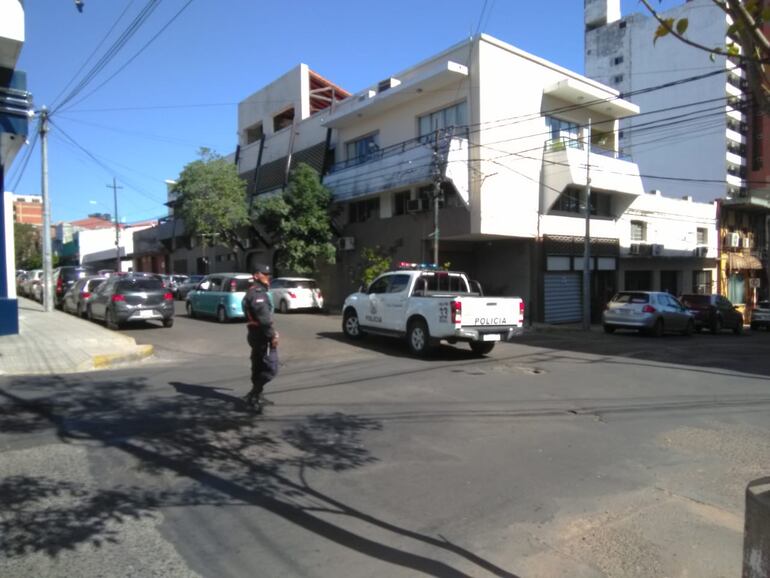 En las inmediaciones de la sede ministerial las calles fueron clausuradas debido a la manifestación de la multisectorial.