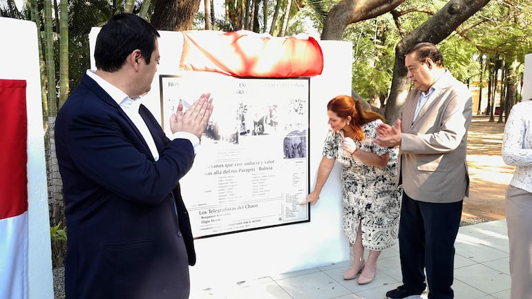 En el monumento figuran los nombres de los excombatientes y enfermeras que participaron en la Guerra del Chaco.