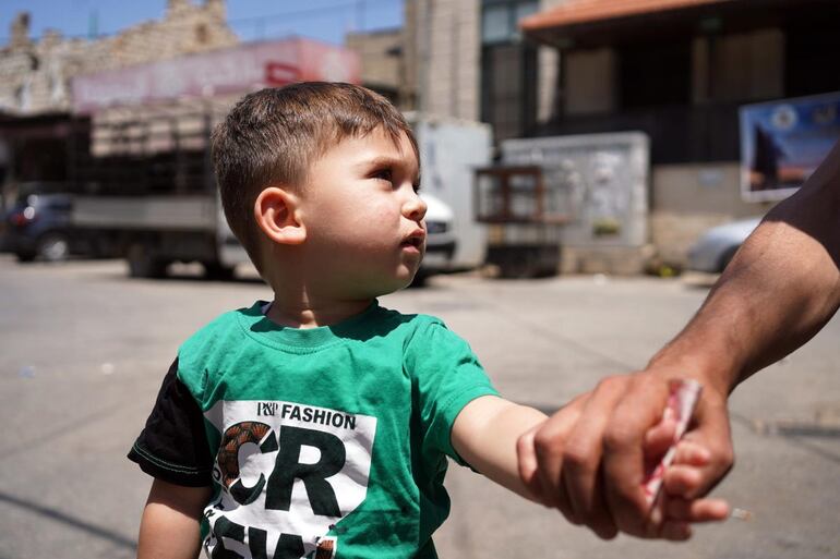 Un niño palestino en el campo de refugiados de Yenín en junio de 2022. EFE/Sara Gómez Armas