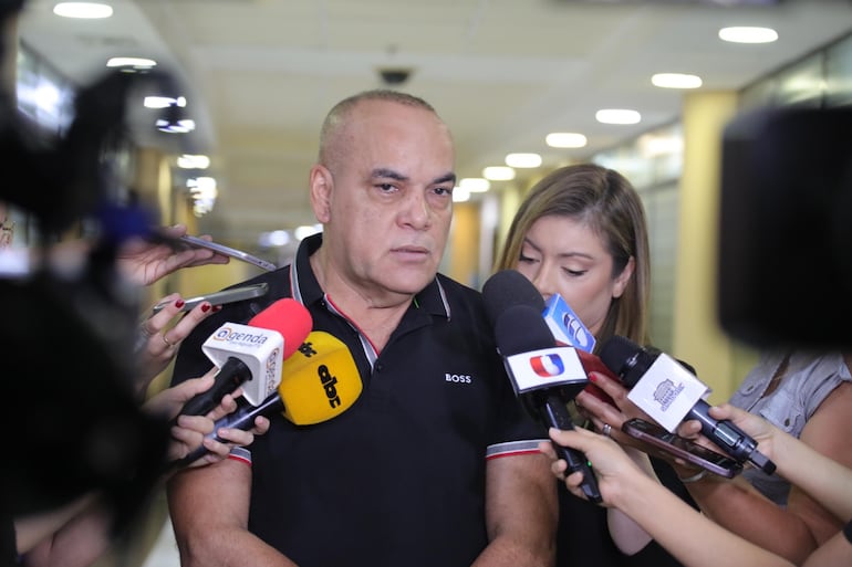 Basilio "Bachi" Núñez, líder de la bancada cartista en el Senado